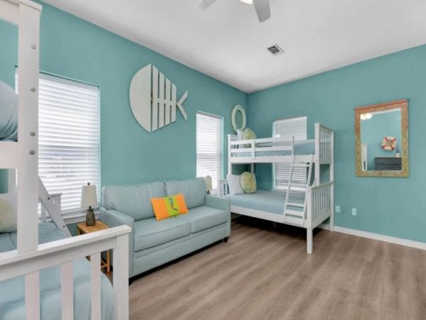 Beautiful Four Bedroom Walk to Beach Vacation Home in Destin