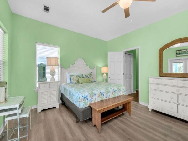 Beautiful Four Bedroom Walk to Beach Vacation Home in Destin