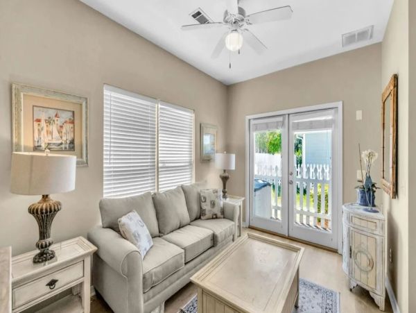 Beautiful Four Bedroom Walk to Beach Vacation Home in Destin