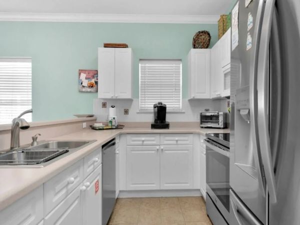 Beautiful Four Bedroom Walk to Beach Vacation Home in Destin