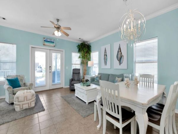 Beautiful Four Bedroom Walk to Beach Vacation Home in Destin