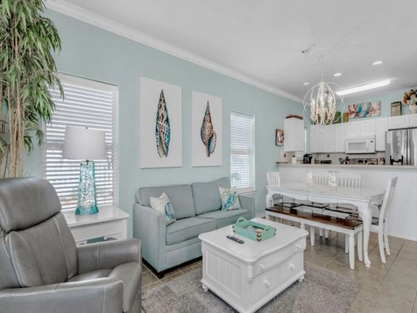 Beautiful Four Bedroom Walk to Beach Vacation Home in Destin