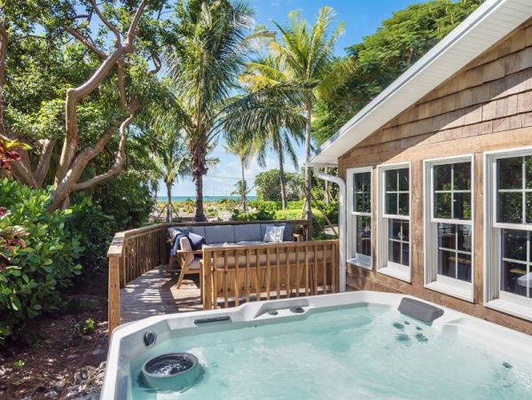 Gulf Front Captiva Vacation Home Three Bedroom