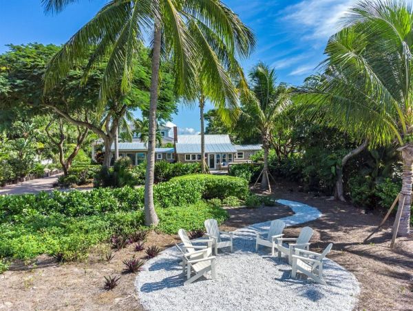 Gulf Front Captiva Vacation Home Three Bedroom