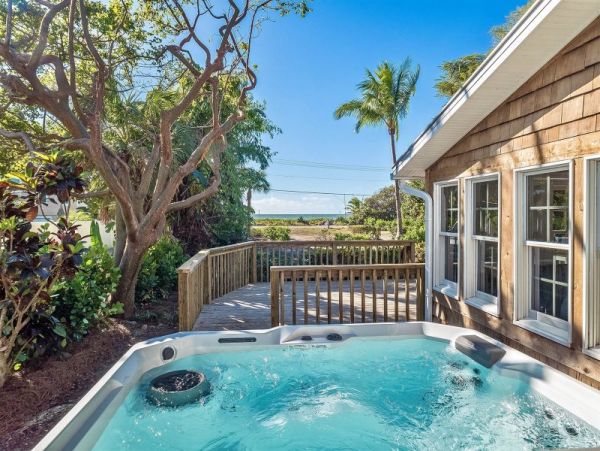 Gulf Front Captiva Vacation Home Three Bedroom
