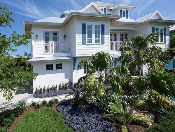 Luxury Four Bedroom Canal Front Vacation Home on Anna Maria Island NEW ARRIVAL