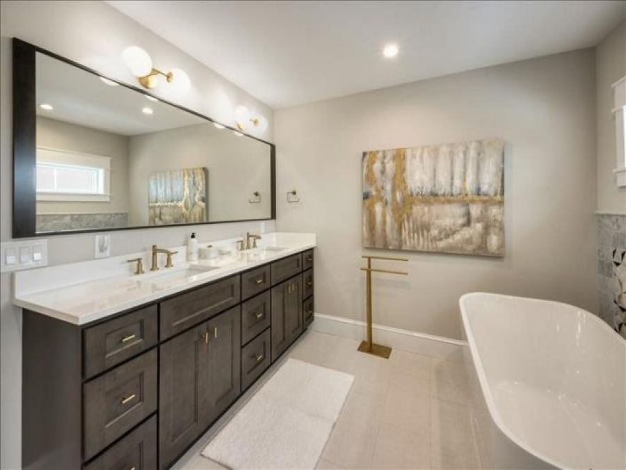 Luxury Four Bedroom Canal Front home on Anna Maria Island