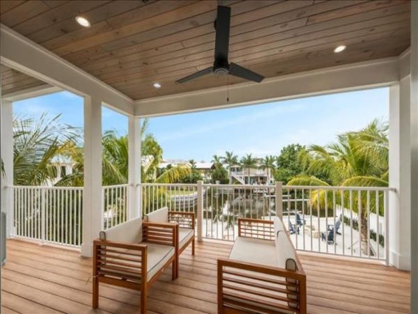 Luxury Four Bedroom Canal Front Vacation Home on Anna Maria Island NEW ARRIVAL