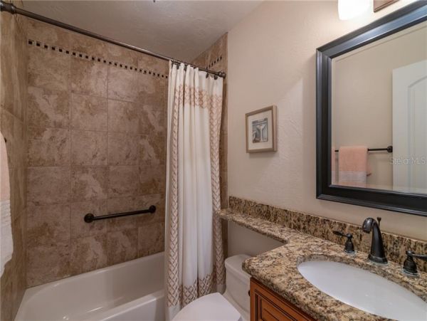 Two Blocks from Beach Siesta Key Vacation Condo Sleeps 4