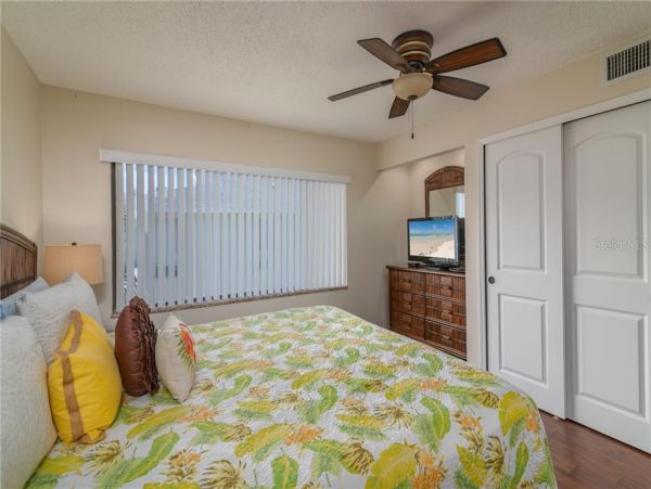 Two Blocks from Beach Siesta Key Vacation Condo Sleeps 4