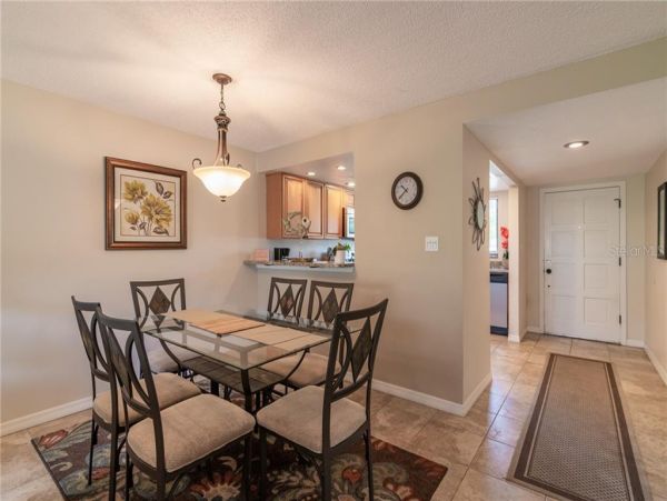 Two Blocks from Beach Siesta Key Vacation Condo Sleeps 4
