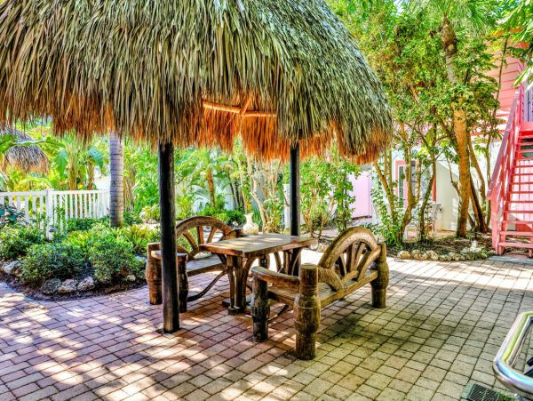 Two Bedroom Anna Maria Island Vacation Pool Condo