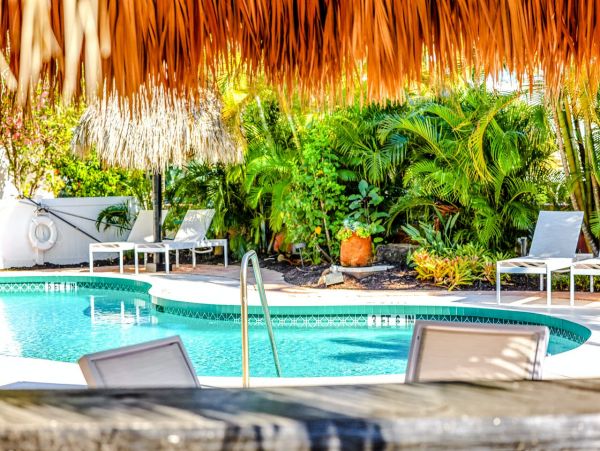 Two Bedroom Anna Maria Island Vacation Pool Condo