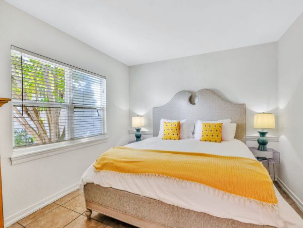 Two Bedroom Anna Maria Island Vacation Pool Condo