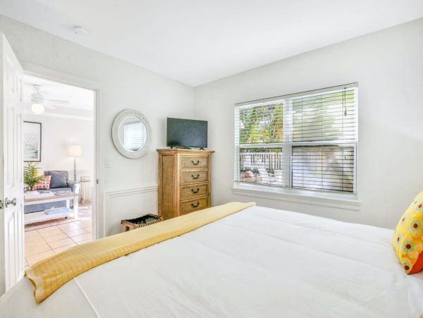 Two Bedroom Anna Maria Island Vacation Pool Condo