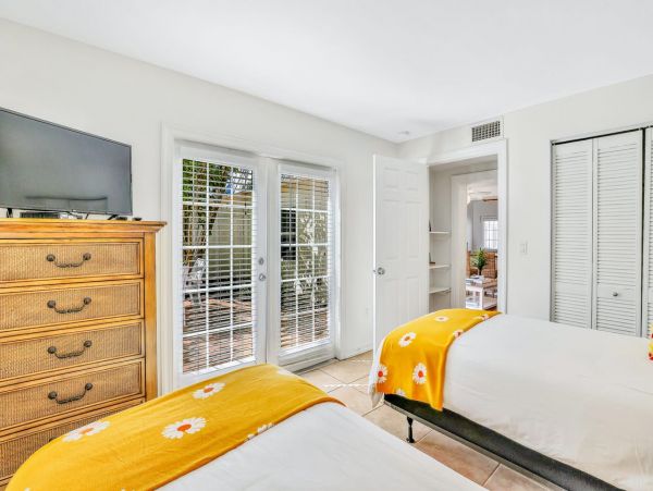 Two Bedroom Anna Maria Island Vacation Pool Condo
