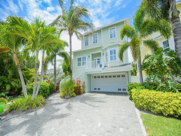 Four Bedroom Anna Maria Island Vacation Home Sleeps Eight