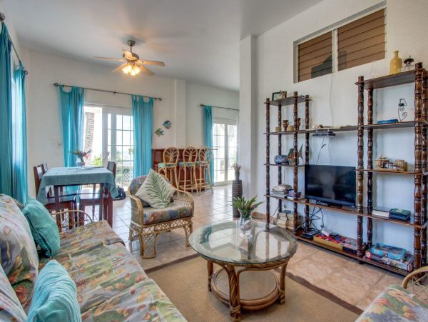 Oceanfront Five Bedroom Vacation Home in Belize