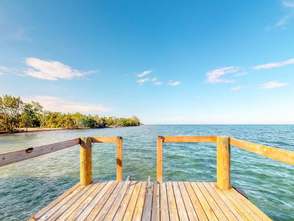 Gorgeous Vacation Rental Home Beachside with Private Pool