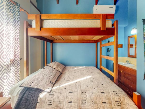 Gorgeous Vacation Rental Home Beachside with Private Pool