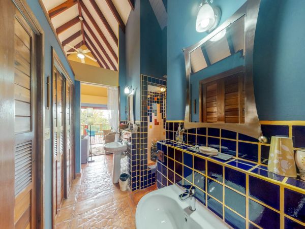 Gorgeous Vacation Rental Home Beachside with Private Pool