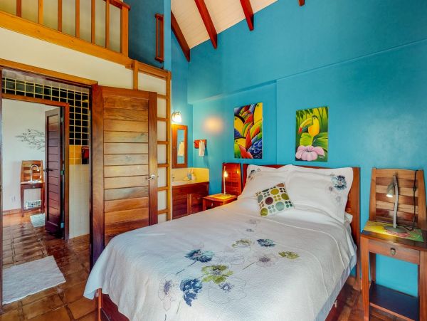 Gorgeous Vacation Rental Home Beachside with Private Pool