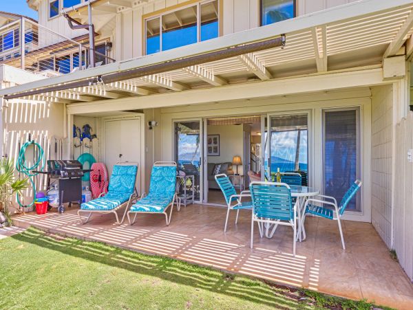 Oceanfront Vacation Condo in Lahaina 8 Guests