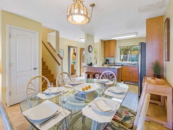 Oceanfront Vacation Condo in Lahaina 8 Guests