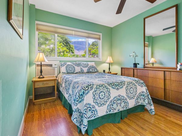 Oceanfront Vacation Condo in Lahaina 8 Guests