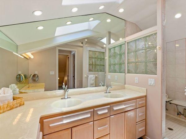 Lahaina Vacation Condo with 4 Bedrooms & Ocean View