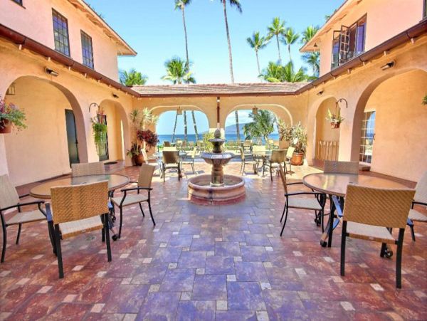 Lahaina Vacation Condo with 4 Bedrooms & Ocean View