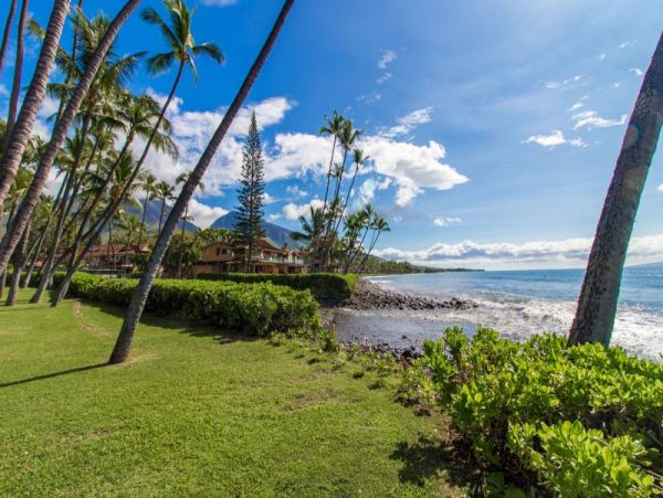 Lahaina Vacation Condo with 4 Bedrooms & Ocean View