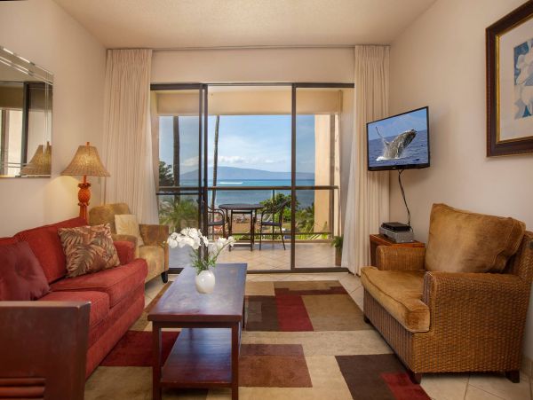 Oceanfront One Bedroom Vacation Condo in Kahana
