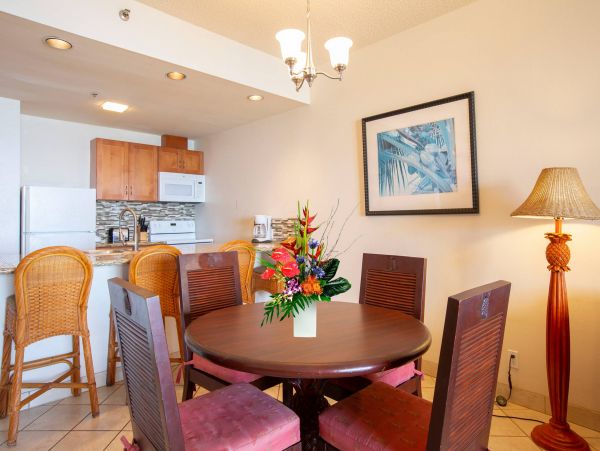 Oceanfront One Bedroom Vacation Condo in Kahana