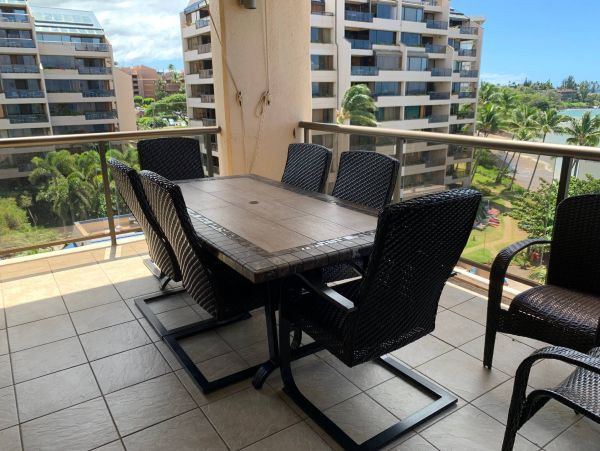 3 Bedroom Kahana Vacation Condo Located on Beach