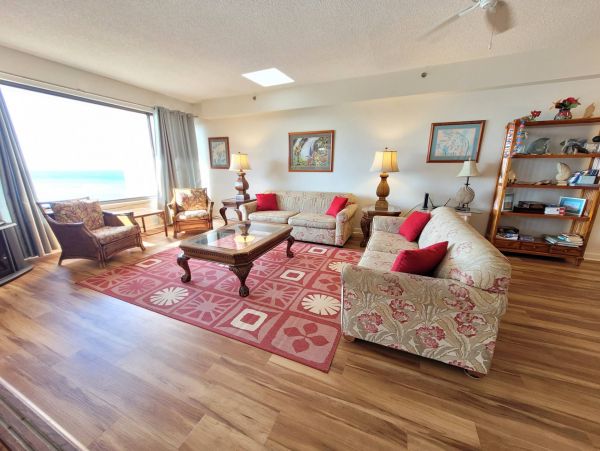 3 Bedroom Kahana Vacation Condo Located on Beach