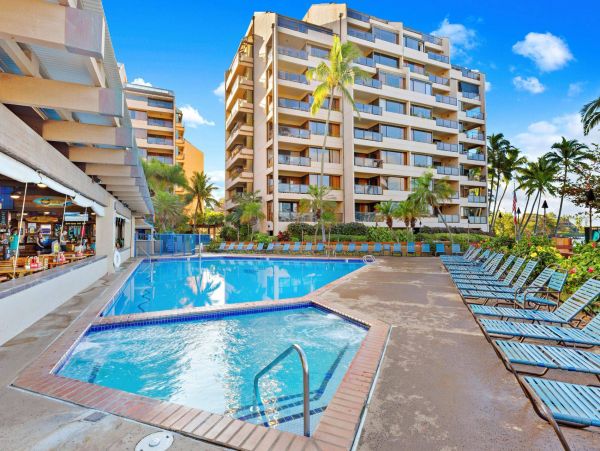 3 Bedroom Kahana Vacation Condo Located on Beach