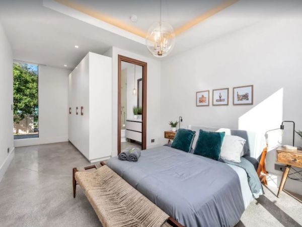 Luxury  Miami Vacation Villa Six Bedrooms