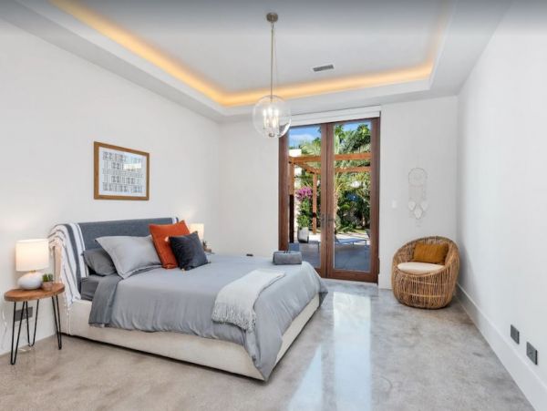 Luxury  Miami Vacation Villa Six Bedrooms