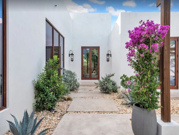 Luxury  Miami Vacation Villa Six Bedrooms
