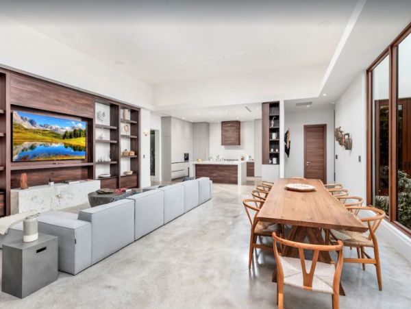 Luxury  Miami Vacation Villa Six Bedrooms