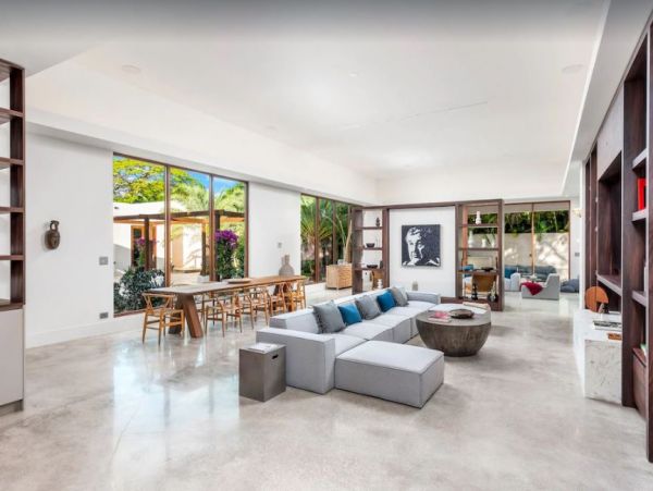 Luxury  Miami Vacation Villa Six Bedrooms