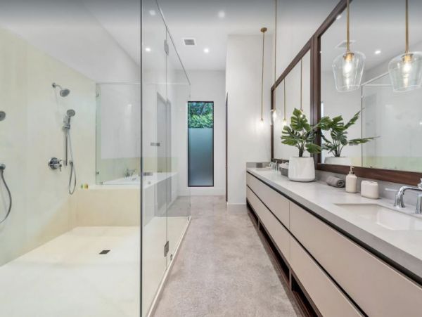 Luxury  Miami Vacation Villa Six Bedrooms