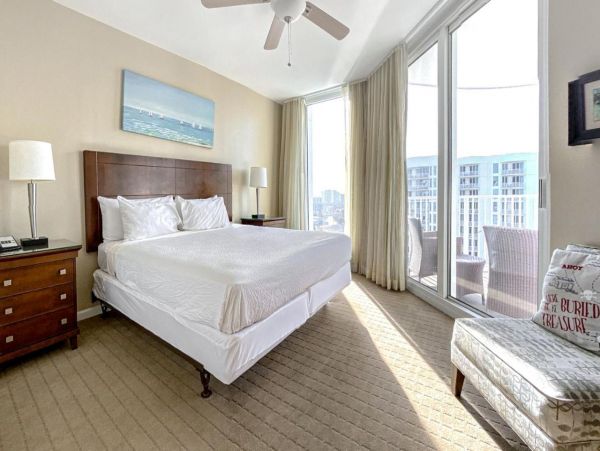 Lovely Destin 2 Bedroom Condo in the Center of All