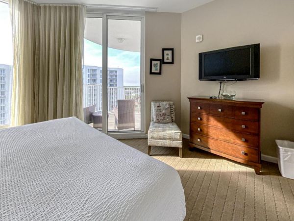 Lovely Destin 2 Bedroom Condo in the Center of All