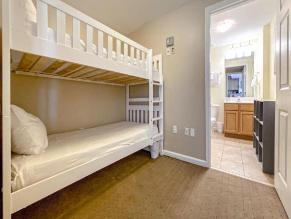 Lovely Destin 2 Bedroom Condo in the Center of All