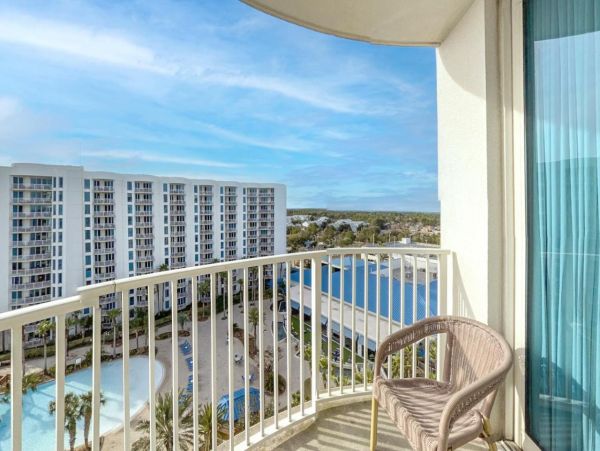 Lovely Destin 2 Bedroom Condo in the Center of All
