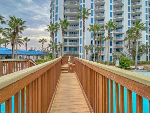 Lovely Destin 2 Bedroom Condo in the Center of All