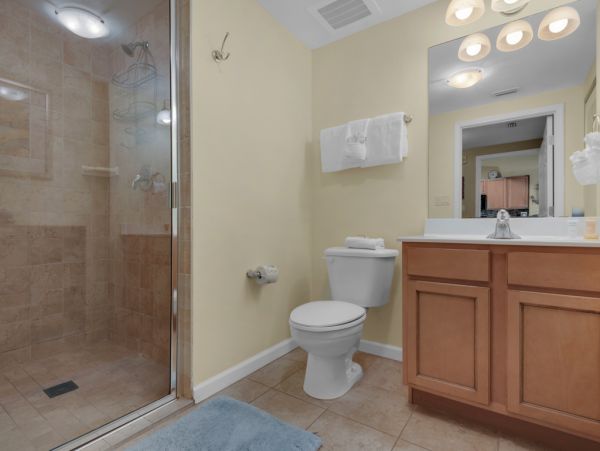 Lovely Destin 2 Bedroom Condo in the Center of All