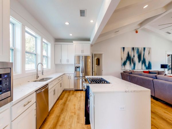 Modern Beach Cottage with 5 Bedrooms & Private Pool